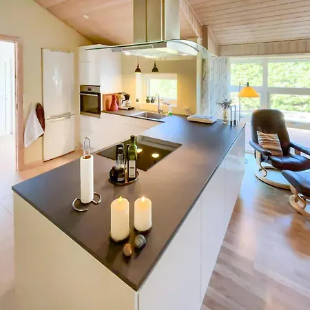 3 Bedroom Amazing In 別荘 *